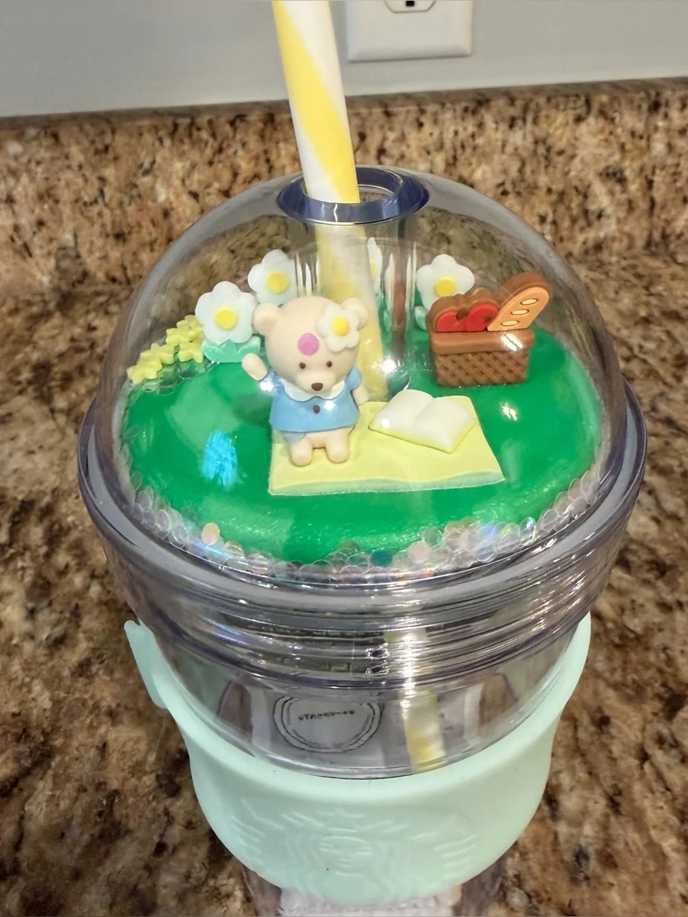 NWT Starbucks Korea Spring Flower Bearista Picnic Bear Figure Dome Cold Cup